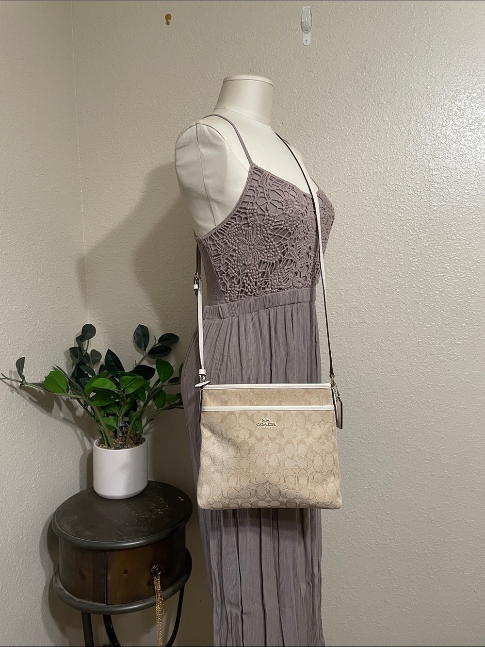 Coach Beige Signature Crossbody Bag - Neutral Canvas Shoulder Purse - Picture 3 of 12